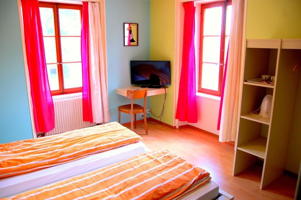 Hotel De L'Ours Vuiteboeuf Екстер'єр фото