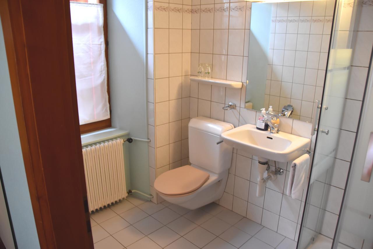 Hotel De L'Ours Vuiteboeuf Екстер'єр фото